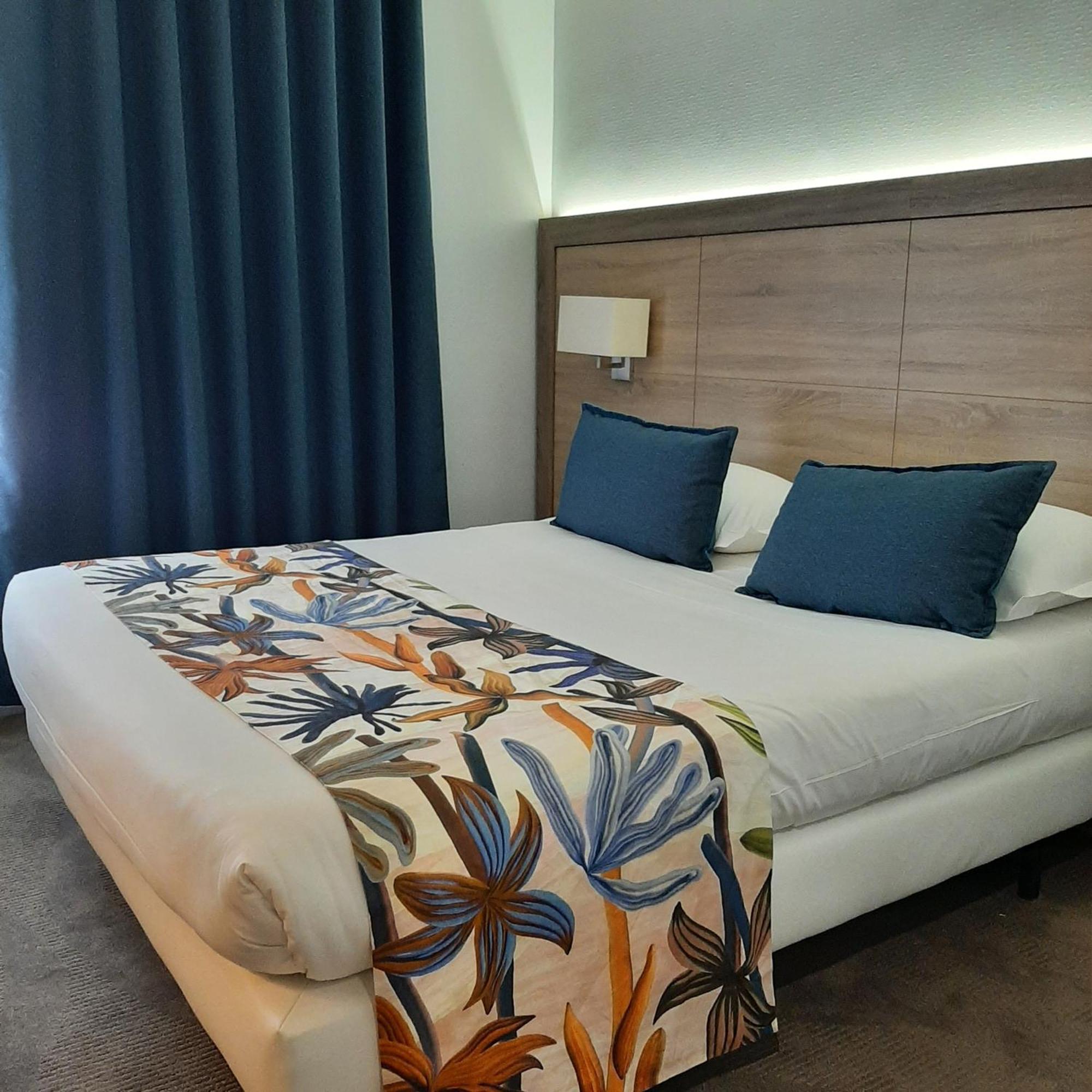 Logis Hotel Relais Saint Jacques - Chateauroux Déols Buitenkant foto