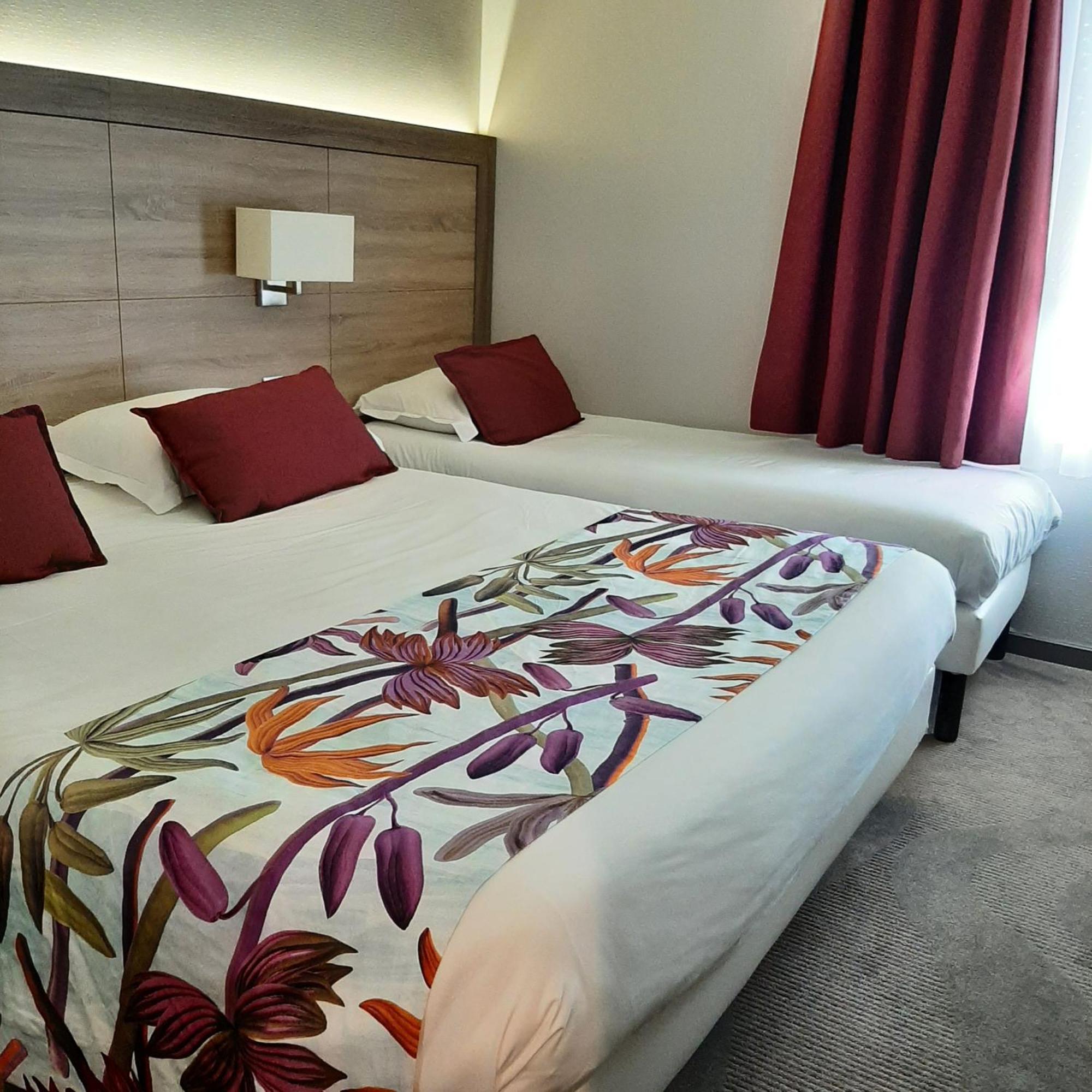 Logis Hotel Relais Saint Jacques - Chateauroux Déols Buitenkant foto