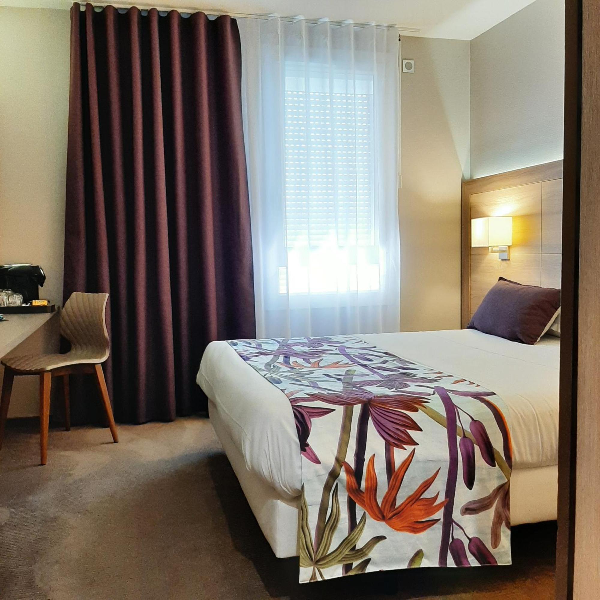 Logis Hotel Relais Saint Jacques - Chateauroux Déols Buitenkant foto