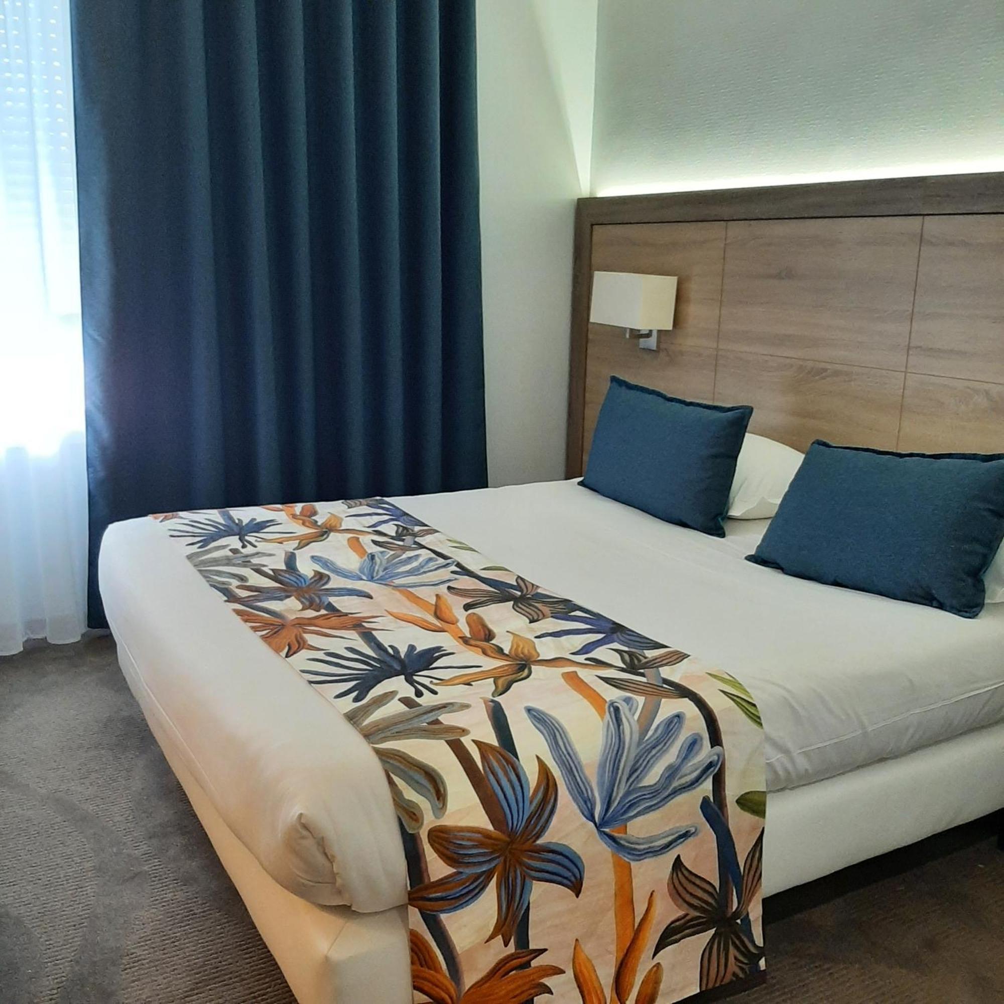 Logis Hotel Relais Saint Jacques - Chateauroux Déols Buitenkant foto