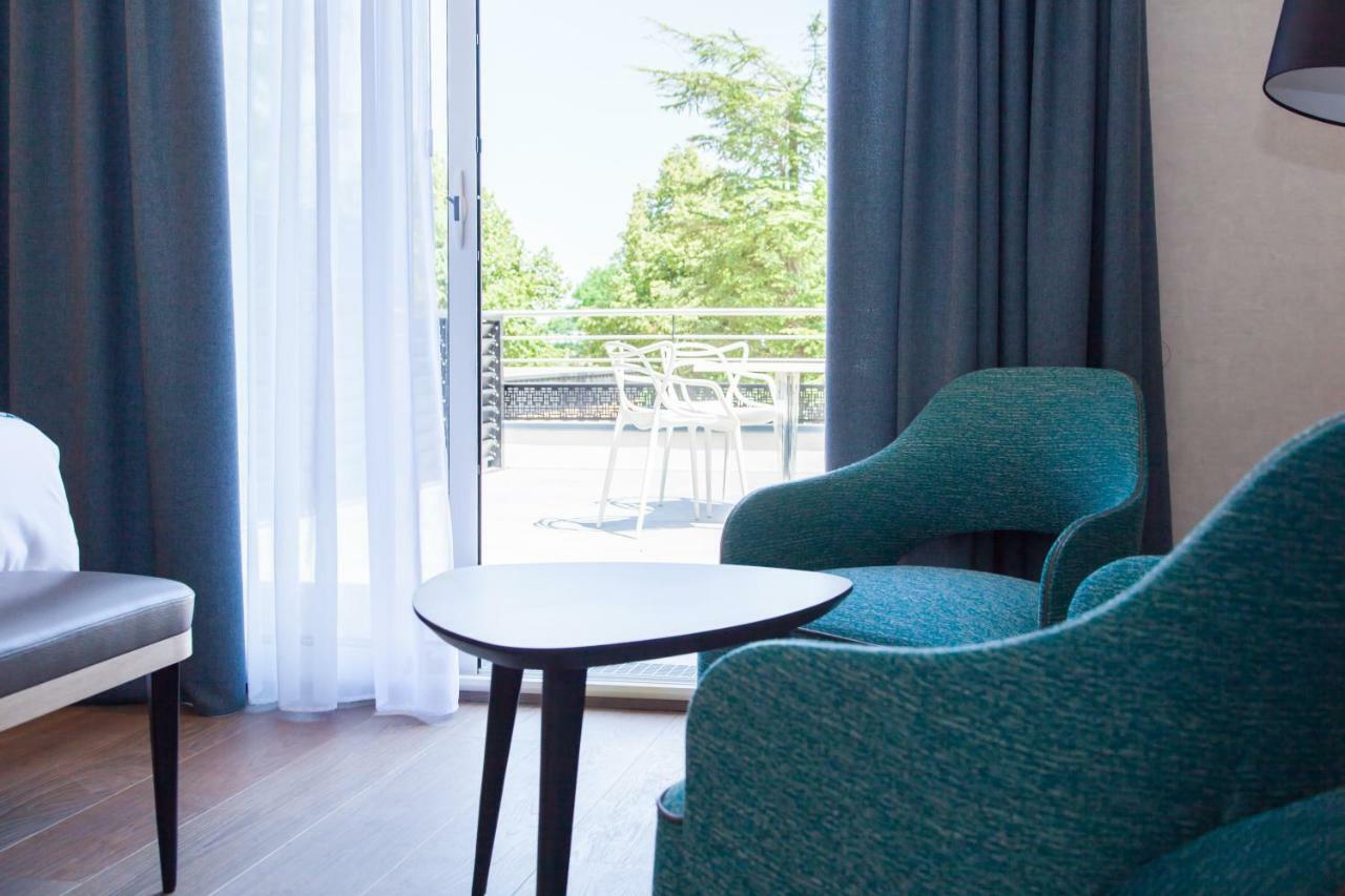 Logis Hotel Relais Saint Jacques - Chateauroux Déols Buitenkant foto